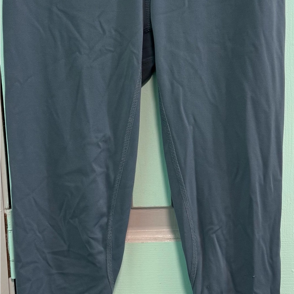 Size 6 Blue Lululemon Athletic Leggings
